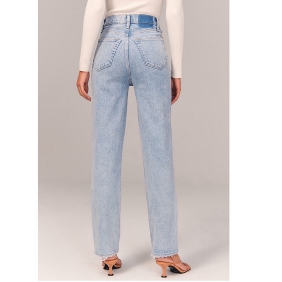 Abercrombie & Fitch The '90s Straight Ultra High Rise Jeans Light Wash Denim 25 - Picture 2 of 10
